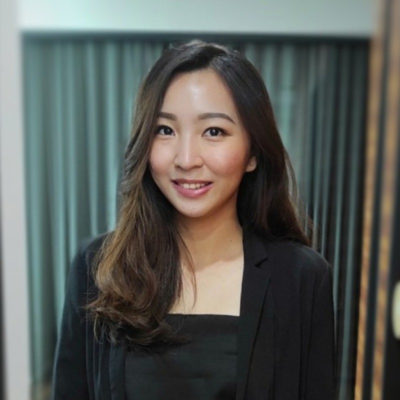 Women with long hair smiling